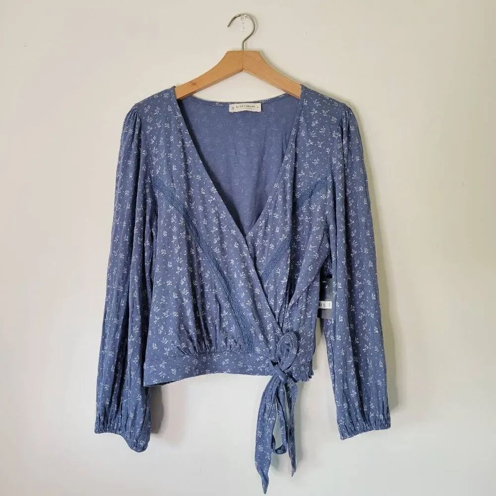 Lucky Brand Blue Floral Wrap Blouse Top Women’s Medium Long Sleeve 100% Cotton N